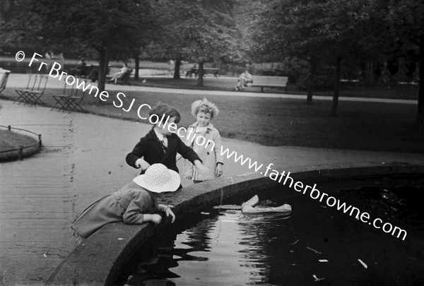 ST STEPHEN' S GREEN CHILDREN WITH BOAT